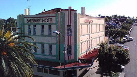 Salisbury Hotel, Stanmore - Renee 0