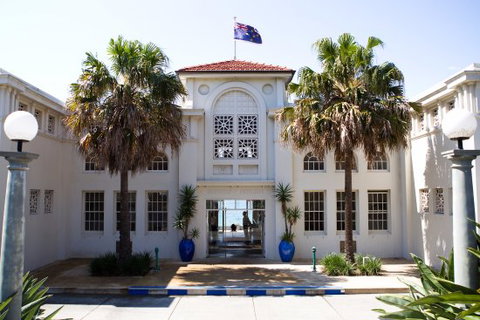 The Bathers' Pavilion - Renee 0