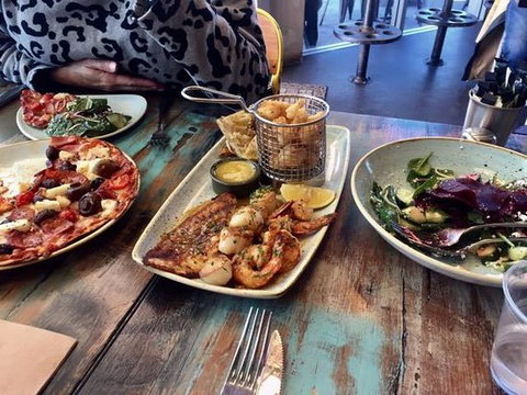 The Pool Cafe - Internet Find 0