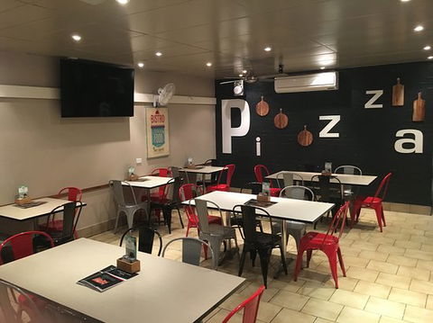 Mamma Della Pizza - Petrol Stations 0