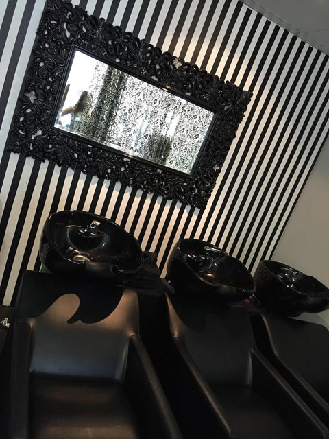 The French Touch Hair & Beauty - Internet Find 4