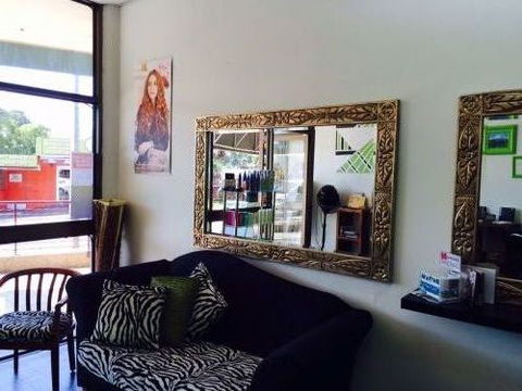 Headlines Hair Studio - Internet Find 4