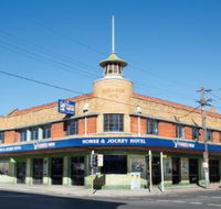 Horse and Jockey Hotel - Renee