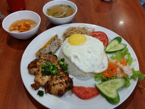 Huong Xua Restaurant - Qld Realsetate 0