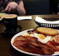 Parkway Diner - Qld Realsetate