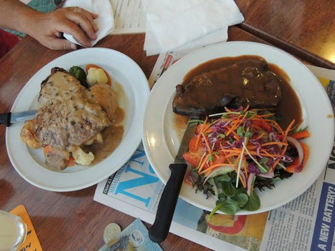 ShoalHaven Heads Bowling And Recreation Centre's Bistro - Swimm 0