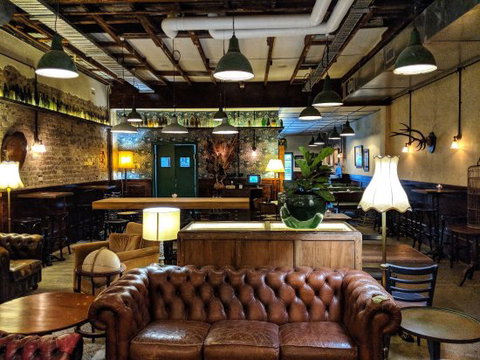 Mr Watkins Bar - Qld Realsetate 0