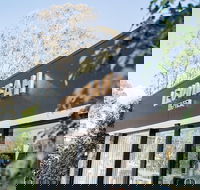 Leumeah Hotel - Renee