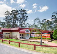 Lockies Hotel - Swimm