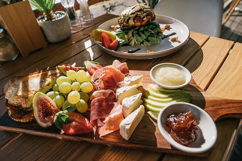 The Point Cafe Restaurant - Renee 0