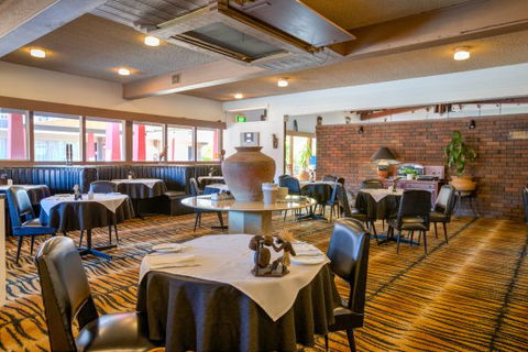 Dining At Zebra - Swimm 0