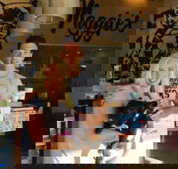 Maggie's Dog Cafe Shop and Salon - Internet Find