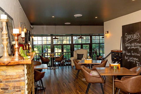 Briars Restaurant - Renee 0