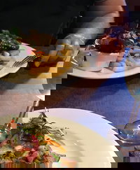 Business in Queanbeyan NSW Renee Renee