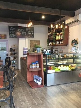 Rawsome Earth Cafe - Renee 0