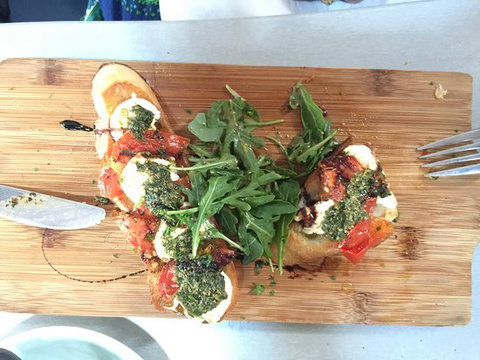 The Lithgow Tin Shed - Renee 0