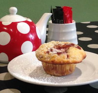 2 Blondes Cafe - Renee