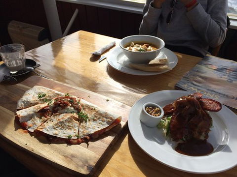 Eagles Nest Restaurant - Renee 0