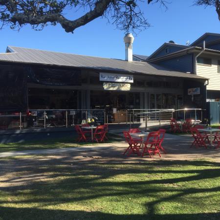 Rockpool Retreat - Renee 0