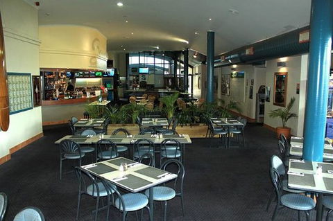 The Family Bistro At The Golden Sands Tavern - Renee 0