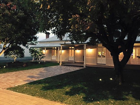 The Cottage - Renee 0