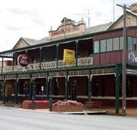 Commercial Hotel - Renee