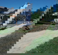 Hunky Chunky Pie's and Bakehouse - Qld Realsetate