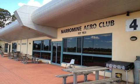 Narromine Aero Club Restaurant - Petrol Stations 0