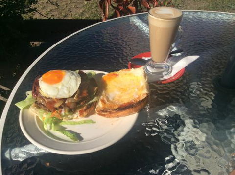 Robyn's Cafe - Renee 0