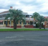 Coach House Inn - Renee