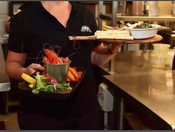 Ariah Park Hotel Dining & Bar - Swimm 8