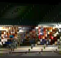 Putong Thai Restaurant - Swimm