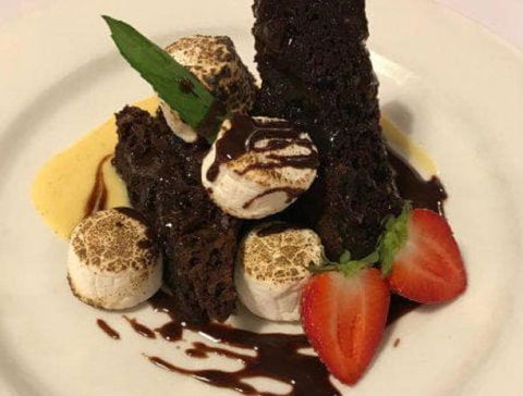 Trappers Restaurant - Renee 1