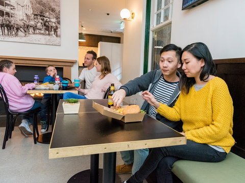 The Caves Cafe - Swimm 1