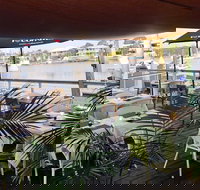 Cathys  Place - Swimm