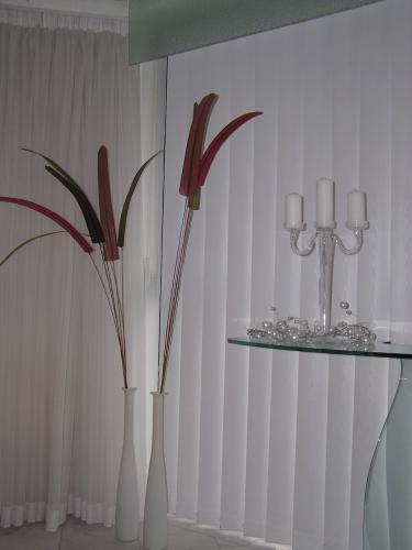 A–Z Wholesale Blinds And Awnings - Swimm 1