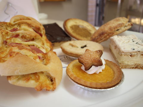 AJ's Hotbake - Renee 0