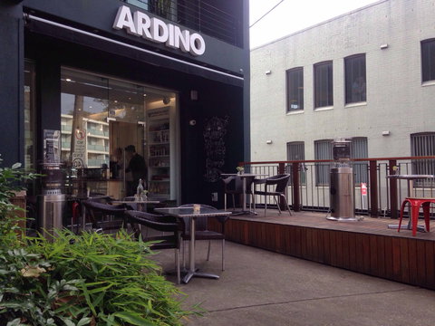 Ardino Salon & Cafe - Renee 0