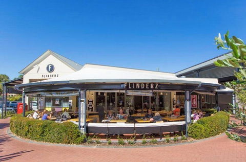 Flinderz Cafe - Renee 0