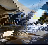 Cafe Aberdeen - Swimm