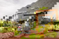 Business in Hamilton VIC Renee Renee