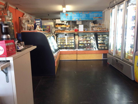 Corinda Hot Bread - Renee 0