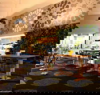 Wattle Hotel - Renee