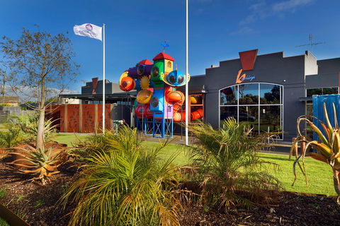 Buckley's Entertainment Centre - Renee 1