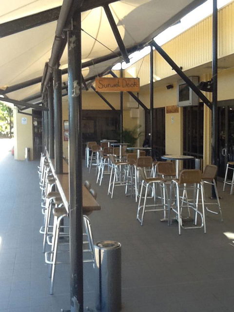 Tea Gardens Country Club & Motel - Renee 2