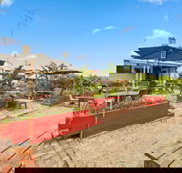 Archies Couch - Renee