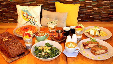 Two Black Birds Cafe - Renee 0