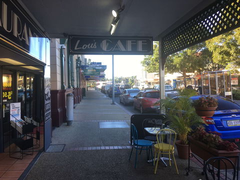 Lou's Cafe Restaurant - Renee 0