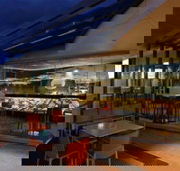 One 7 Eight Dining and Bar - Petrol Stations