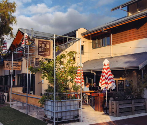 The Pourhouse Bar And Kitchen - Renee 0